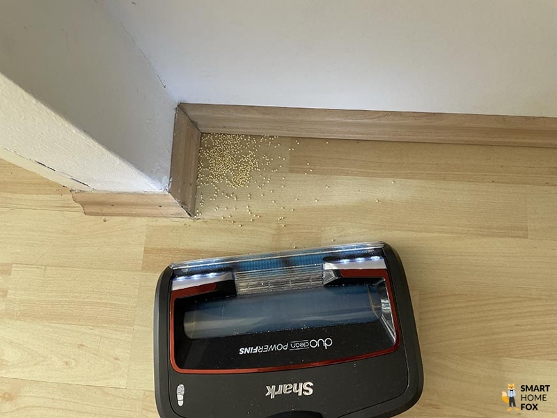 You can see how the Shark Anti Hair Wrap Flexology vacuums in corners.